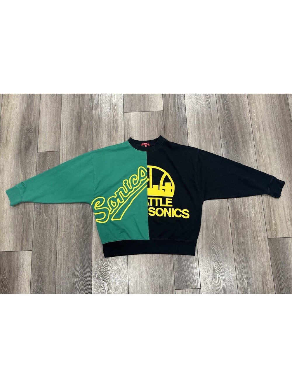 Mitchell and Ness Seattle Supersonics Sweatshirt Women's Medium